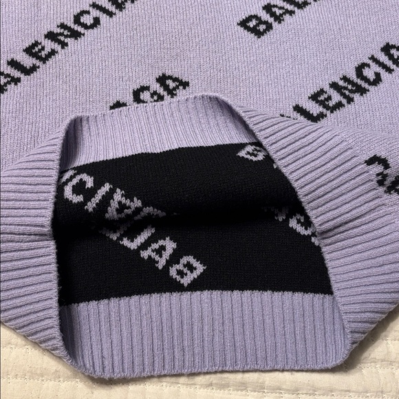 Balenciaga logo repeat sweater - Picture 8 of 8